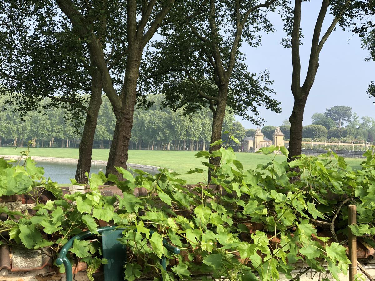 Bed In Versailles - Villa De La Piece D'Eau Des Suisses المظهر الخارجي الصورة